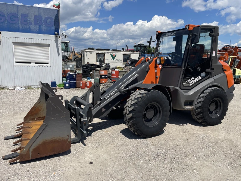 Челен товарач Hitachi ZW 95, снимка 6 - Индустриална техника - 50362127