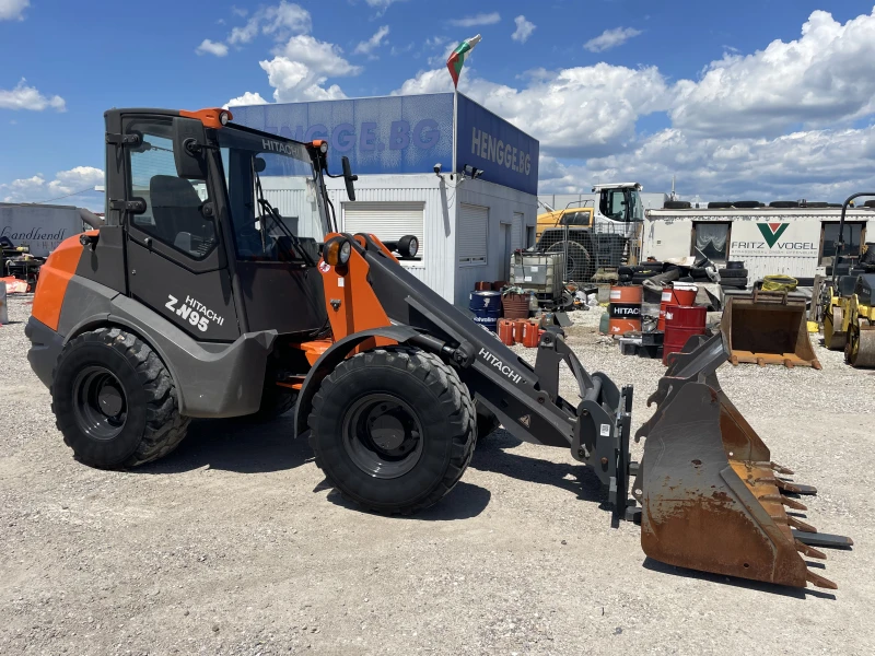 Челен товарач Hitachi ZW 95, снимка 2 - Индустриална техника - 50362127