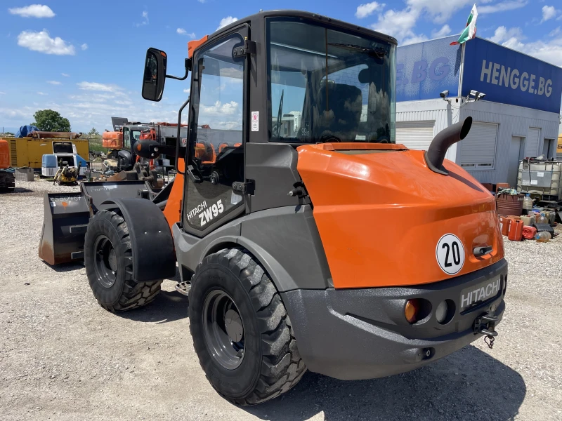 Челен товарач Hitachi ZW 95, снимка 10 - Индустриална техника - 50362127