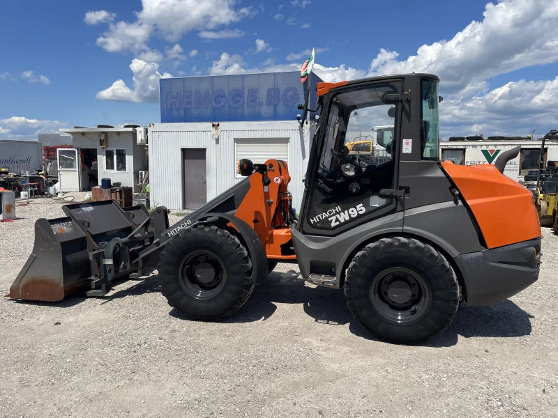 Челен товарач Hitachi ZW 95, снимка 8 - Индустриална техника - 50362127