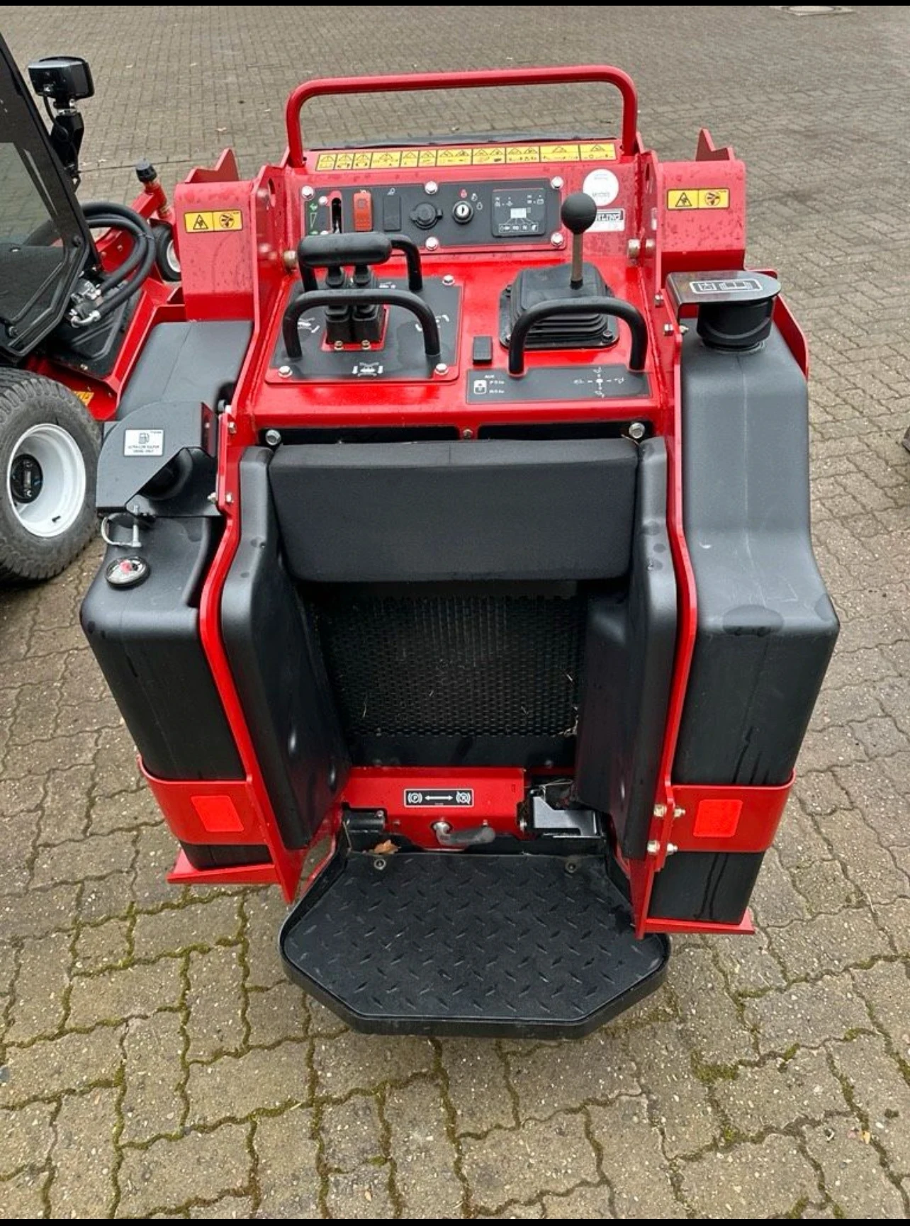 Мини челни товарачи Bobcat Toro Dingo TX1300 - изображение 6