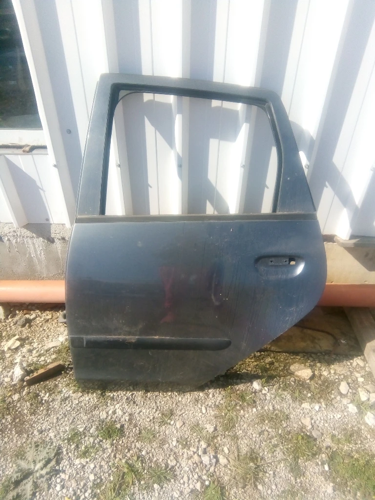 Врата задна лява Мицубиши Колт (сива)