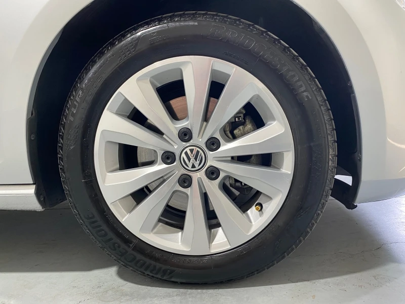 VW Golf 1.6 tdi, снимка 14 - Автомобили и джипове - 37521202