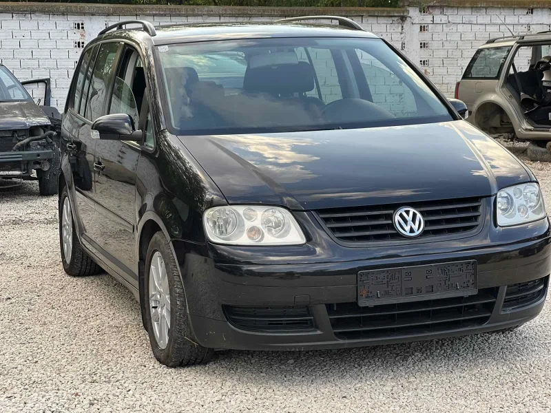 VW Touran 1.9TDI 105 DSG 7 места, снимка 3 - Автомобили и джипове - 47376447