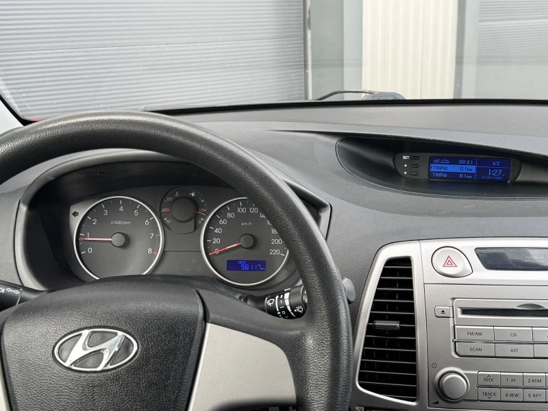 Hyundai I20, снимка 11 - Автомобили и джипове - 48118089