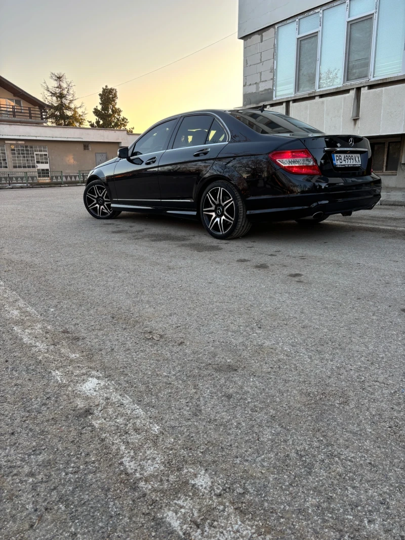 Mercedes-Benz C 320, снимка 4 - Автомобили и джипове - 48730751