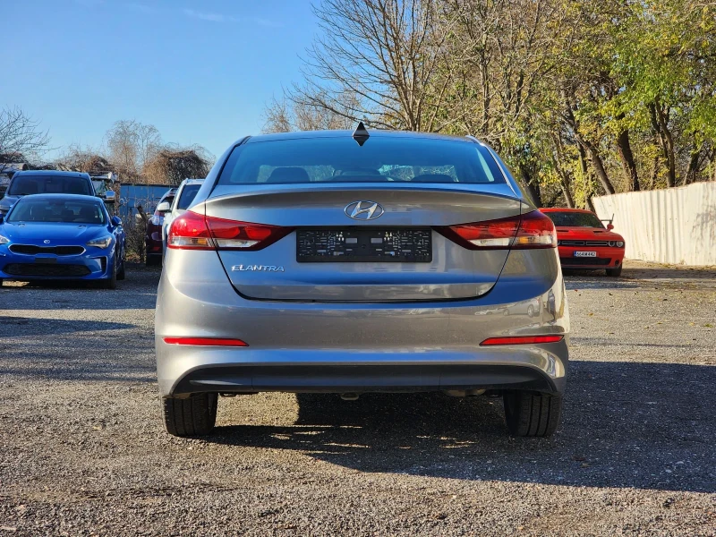 Hyundai Elantra 2.0, снимка 6 - Автомобили и джипове - 48990788