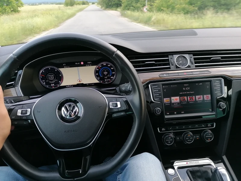 VW Passat, снимка 3 - Автомобили и джипове - 49084550