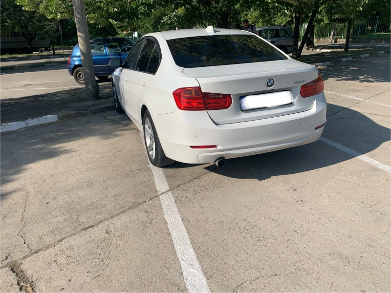 BMW 320 i, снимка 6 - Автомобили и джипове - 51369180