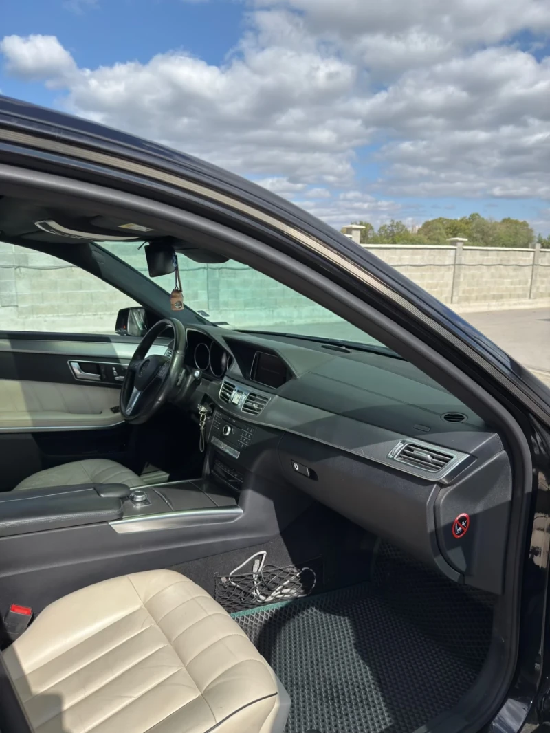 Mercedes-Benz E 350 4matic, снимка 10 - Автомобили и джипове - 52036061
