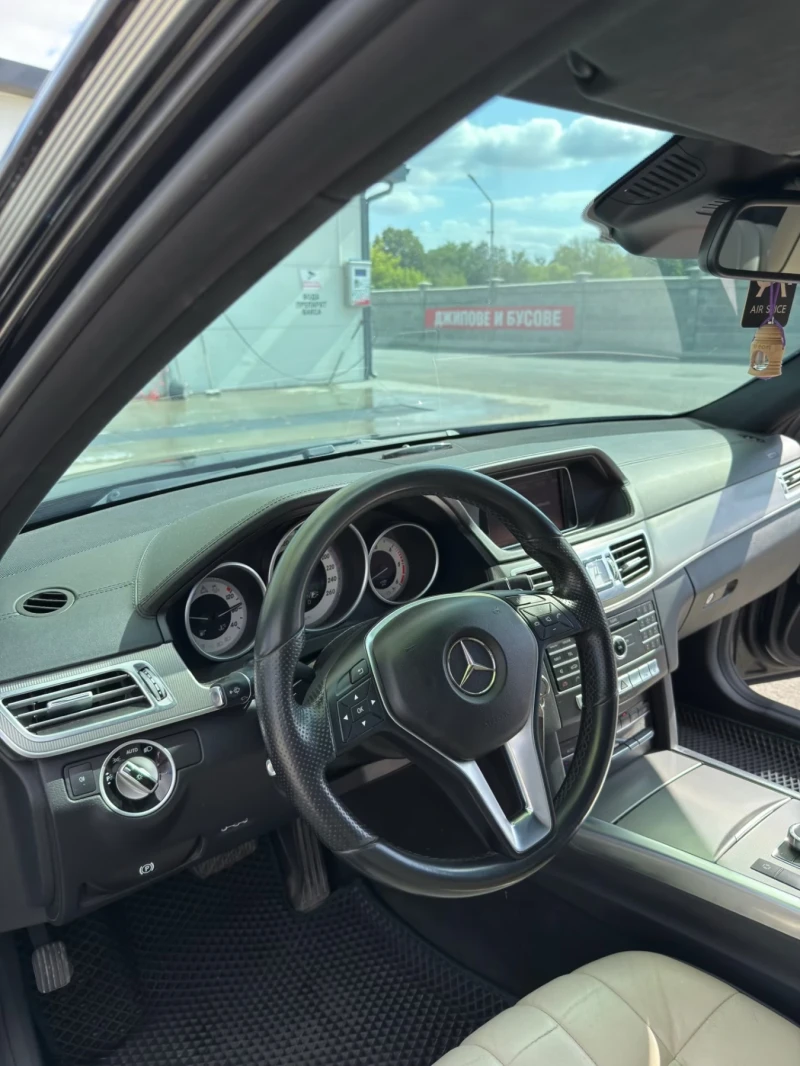 Mercedes-Benz E 350 4matic, снимка 7 - Автомобили и джипове - 52036061