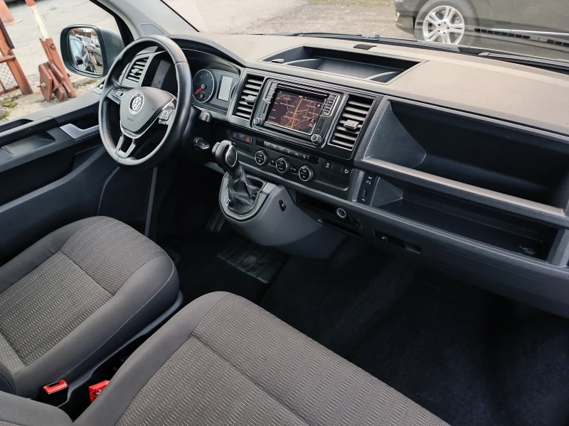 VW Multivan 2.0TDI-150к.с.!!! 4х4 !!! Нов внос ШВЕЙЦАРИЯ!!!, снимка 15 - Автомобили и джипове - 53470025