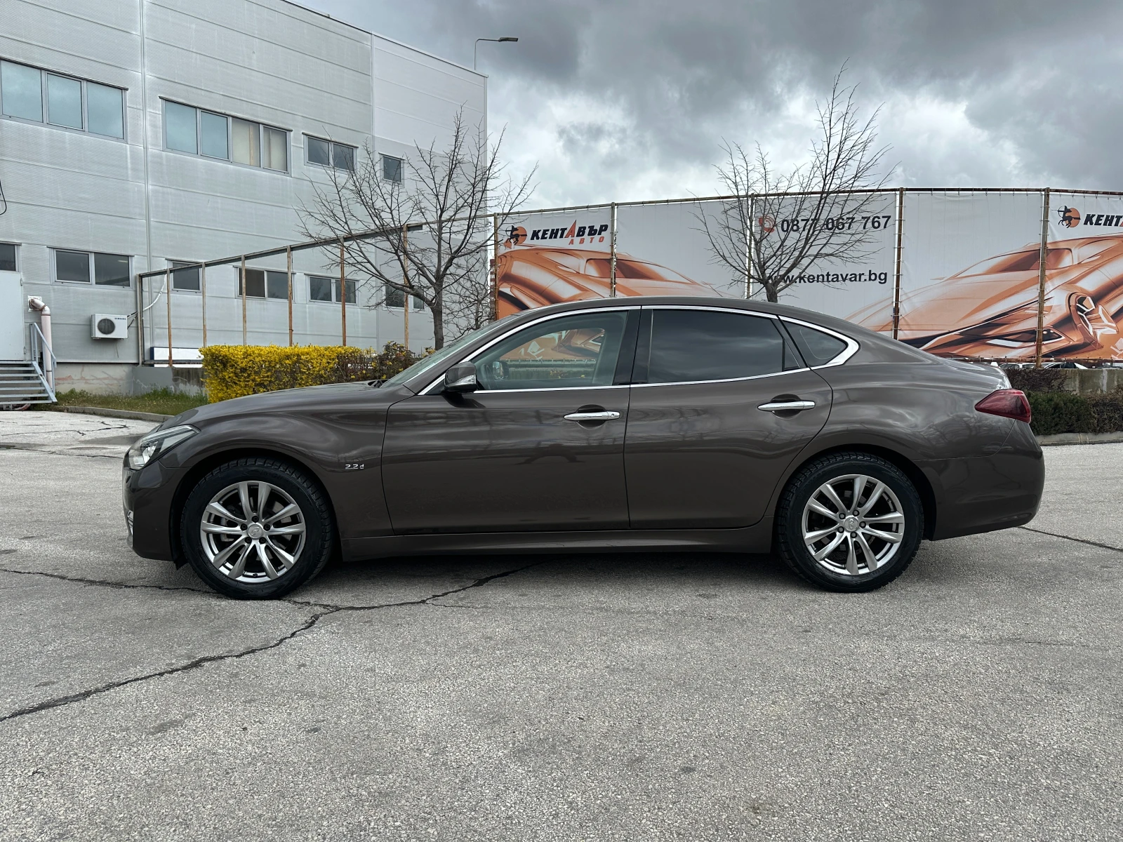 Infiniti Q70 2.2d 170 к.с./ГАРАНЦИЯ ОТ КЕНТАВЪР , снимка 2 - Автомобили и джипове - 54096541