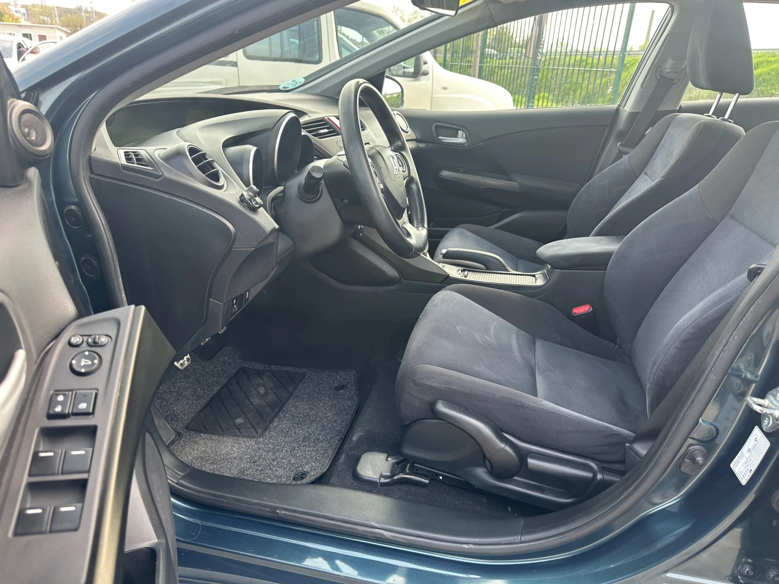 Honda Civic 1.8-SPORT-МАЛАГА-БЕЗ ТОЧКА-КОРОЗИЯ-1Г ГАРАНЦИЯ, снимка 9 - Автомобили и джипове - 54195109