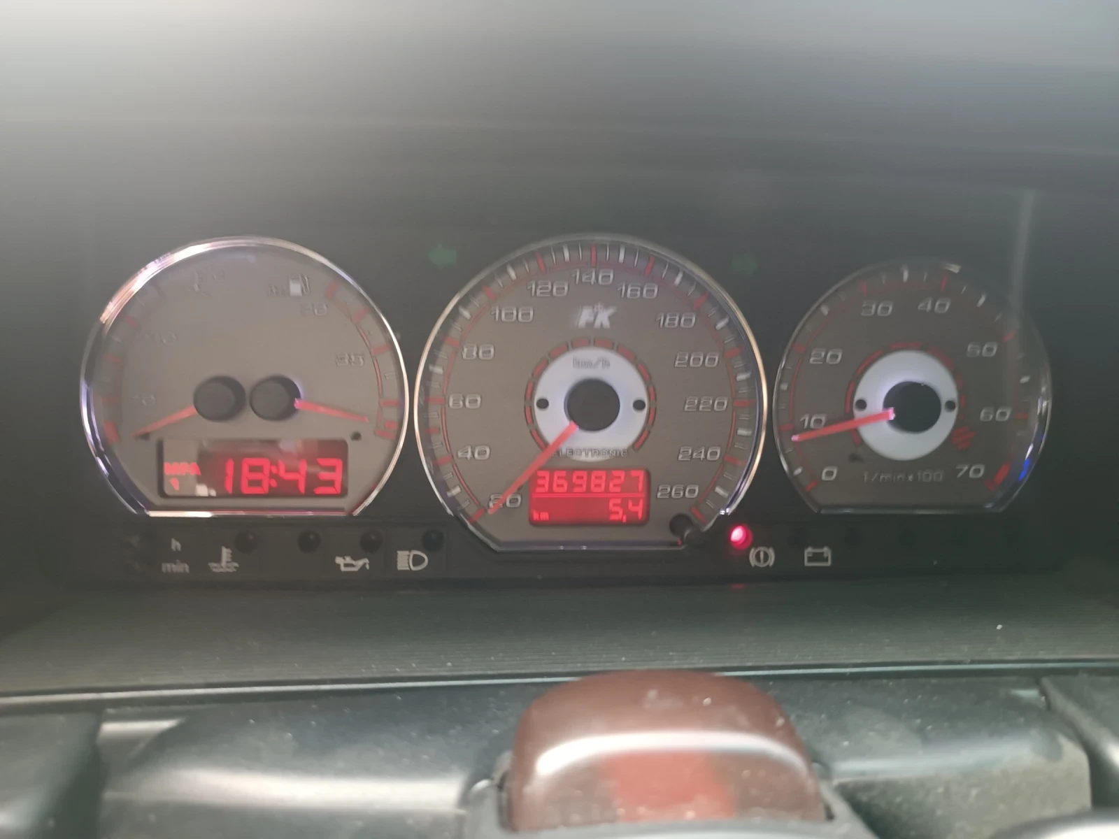 VW Passat Комби-3-Б4, снимка 13 - Автомобили и джипове - 54350274