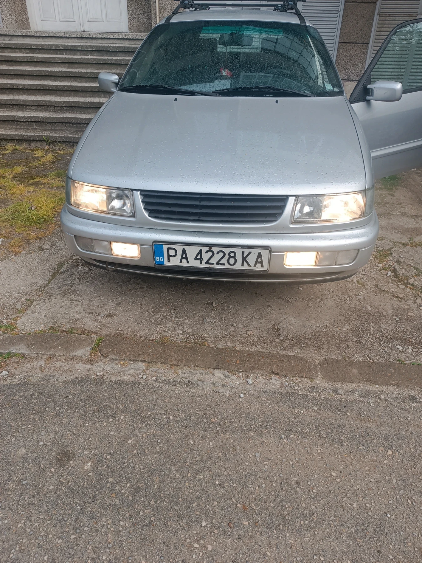 VW Passat Комби-3-Б4, снимка 11 - Автомобили и джипове - 54350274