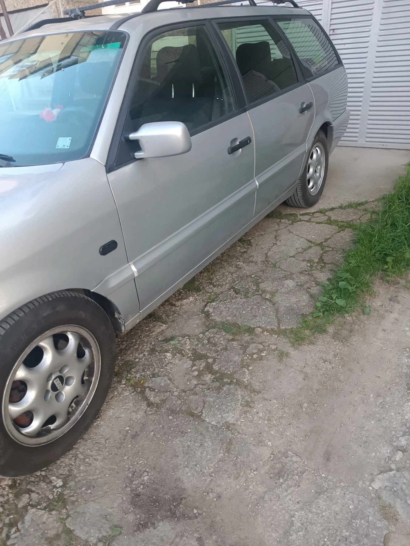 VW Passat Комби-3-Б4, снимка 17 - Автомобили и джипове - 54350274