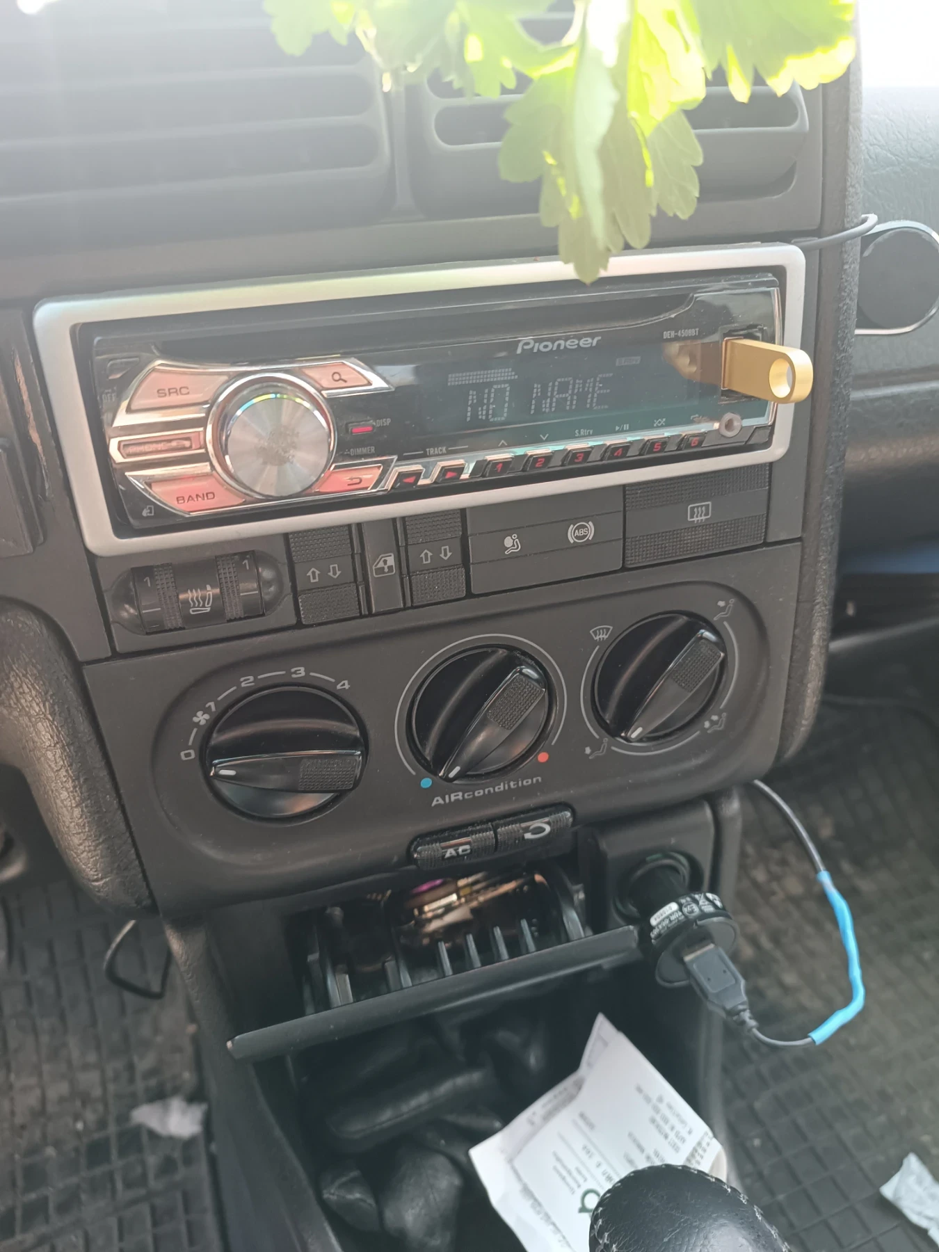 VW Passat Комби-3-Б4, снимка 7 - Автомобили и джипове - 54350274