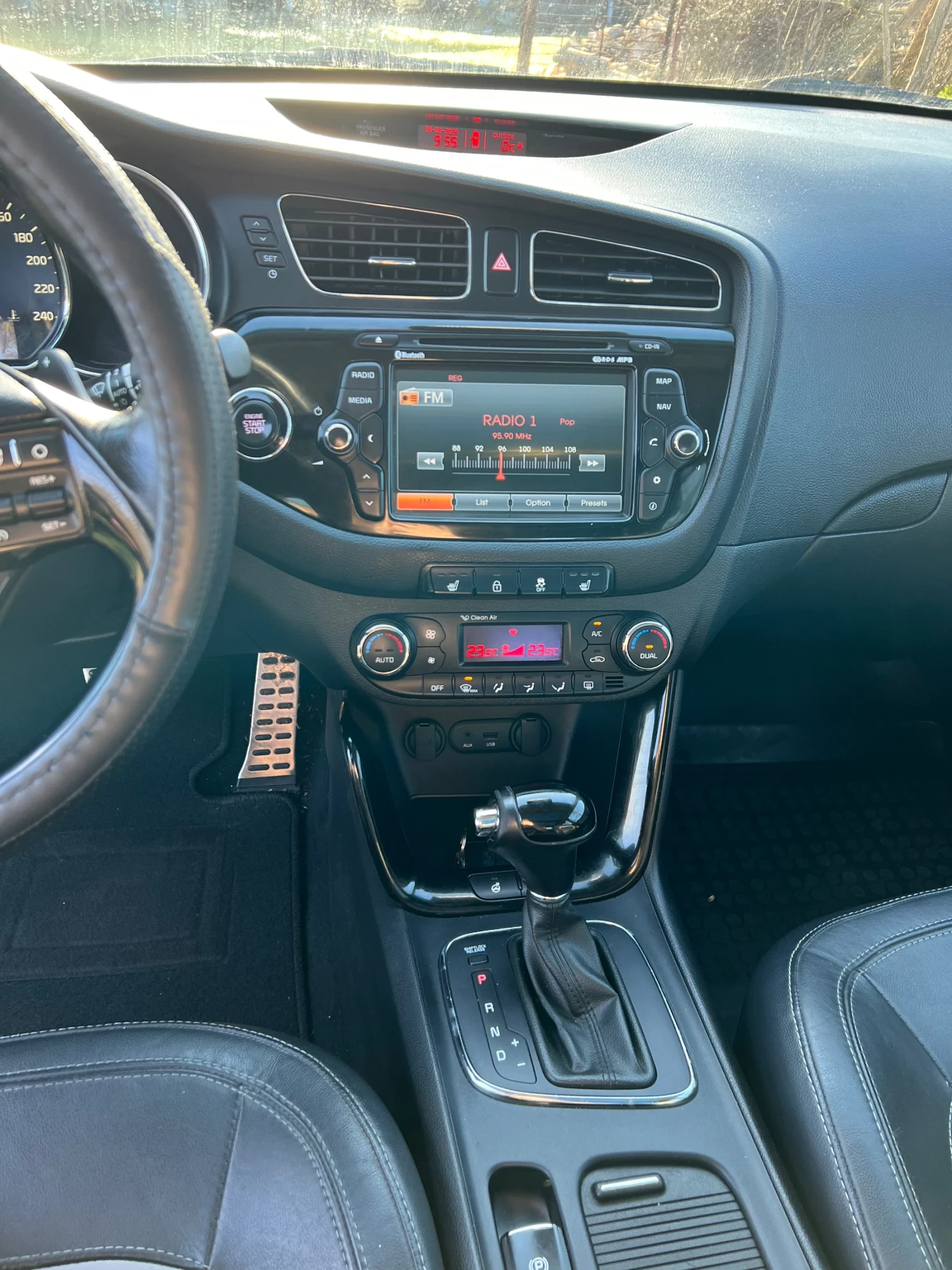 Kia Ceed 1.6 FULL, снимка 9 - Автомобили и джипове - 54704258
