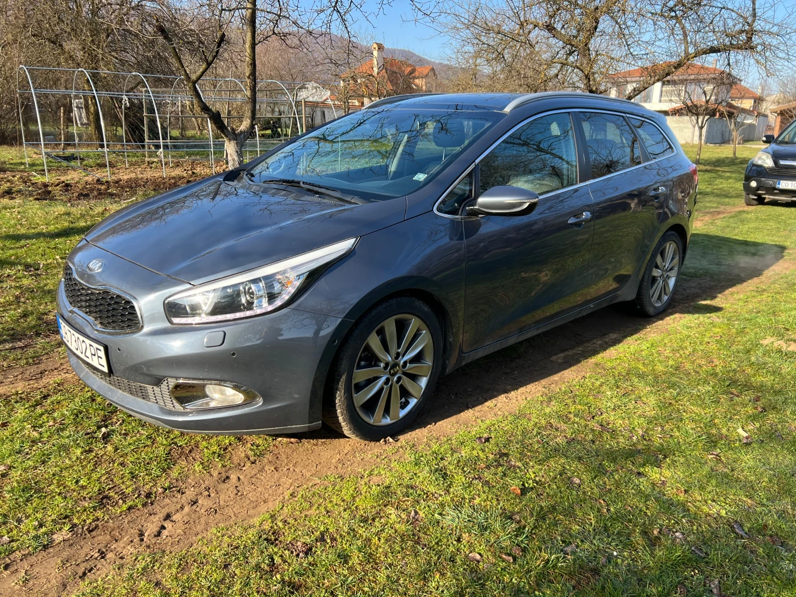Kia Ceed 1.6 FULL, снимка 6 - Автомобили и джипове - 54704258