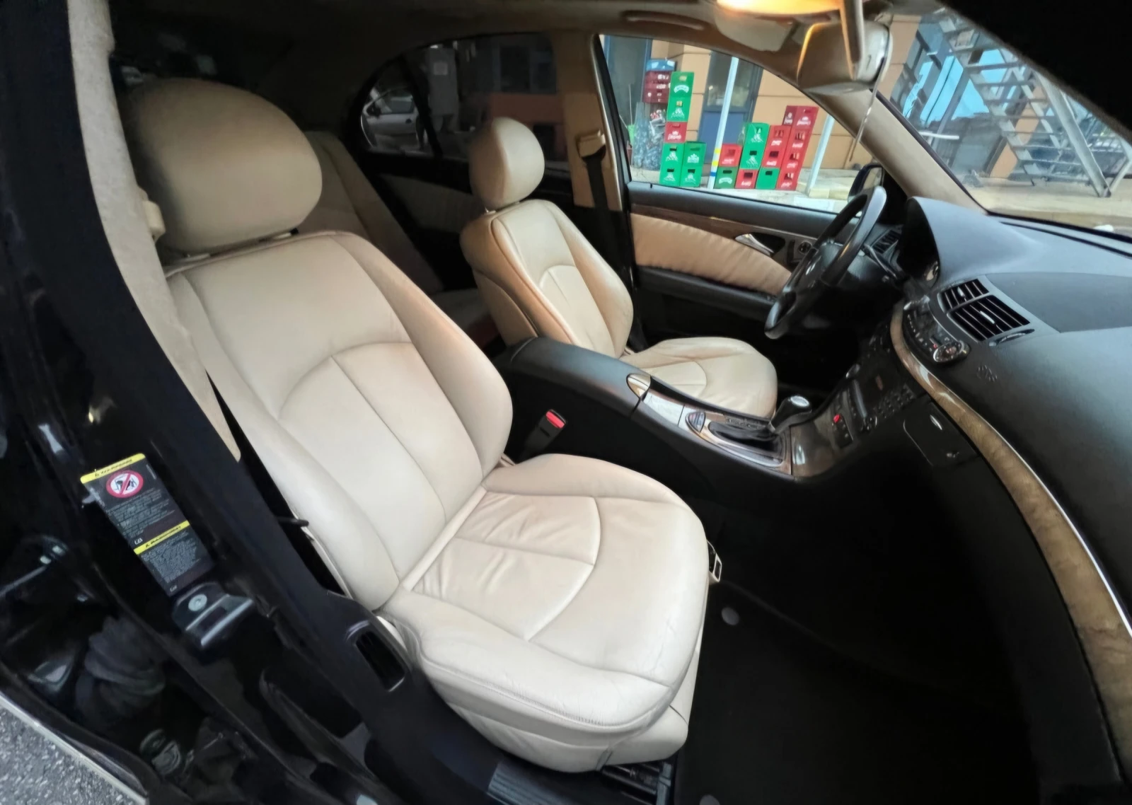 Mercedes-Benz E 500 AMG Pack Harman Kardon/Memory/Navi/BiXenon, снимка 13 - Автомобили и джипове - 54937333