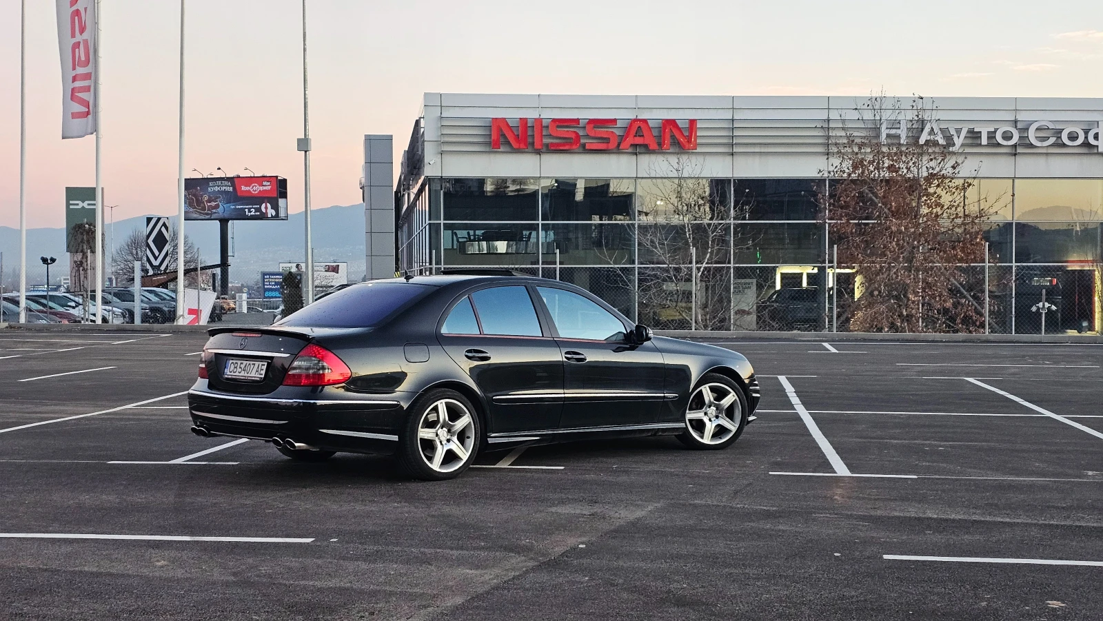 Mercedes-Benz E 500 AMG Pack Harman Kardon/Memory/Navi/BiXenon, снимка 5 - Автомобили и джипове - 54937333