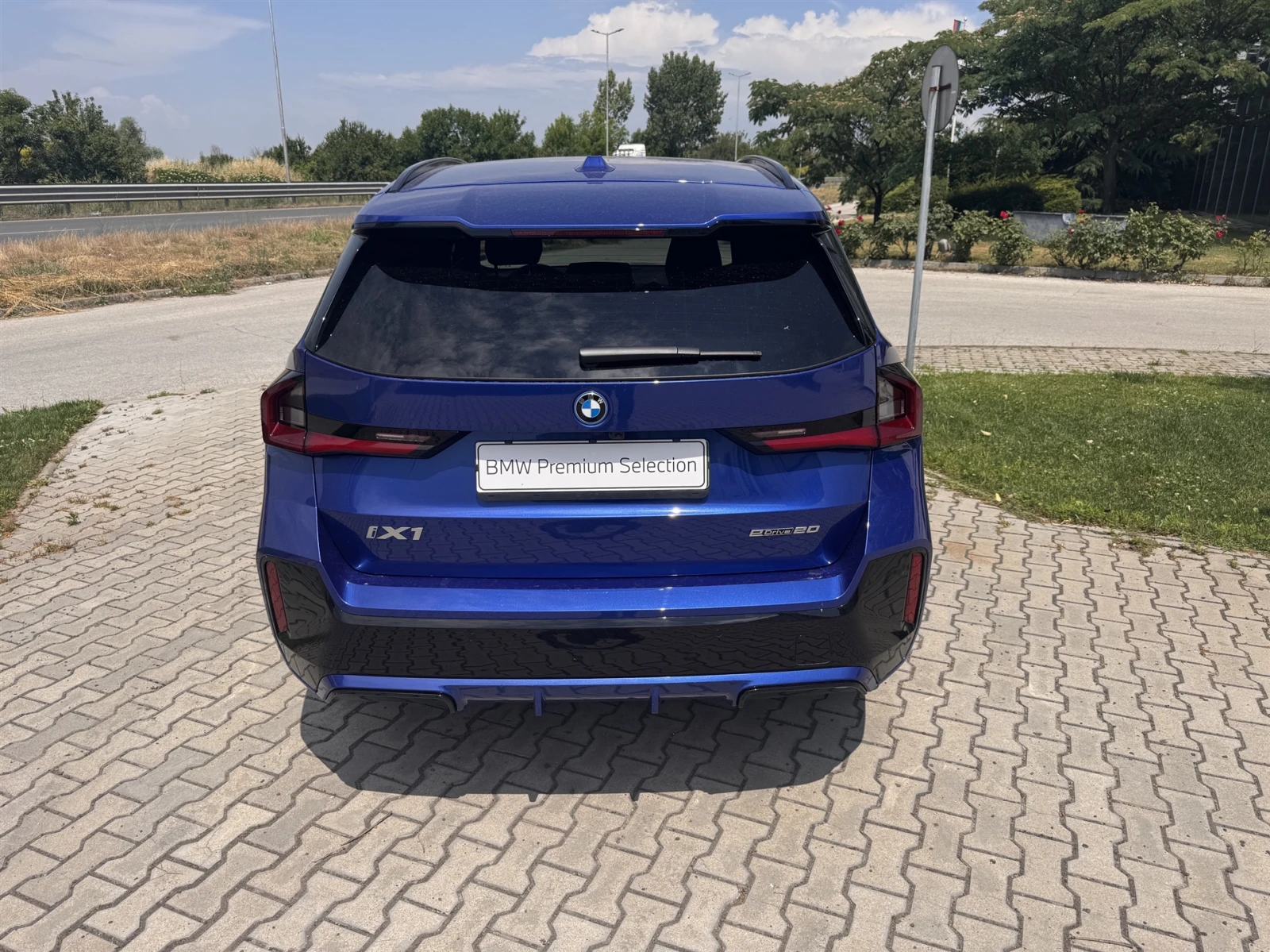 BMW iX1 eDrive20, снимка 8 - Автомобили и джипове - 54979303