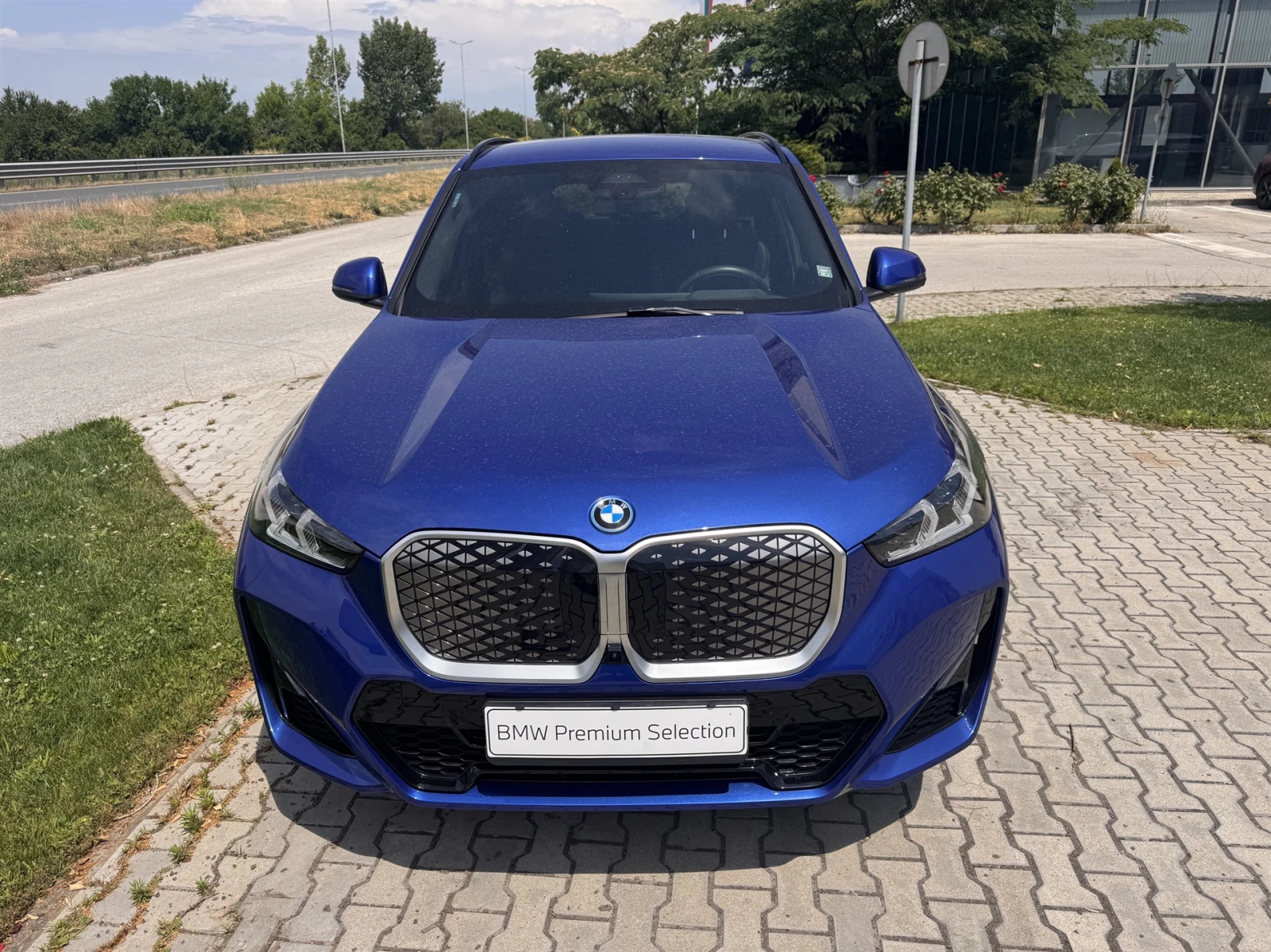 BMW iX1 eDrive20, снимка 12 - Автомобили и джипове - 54979303