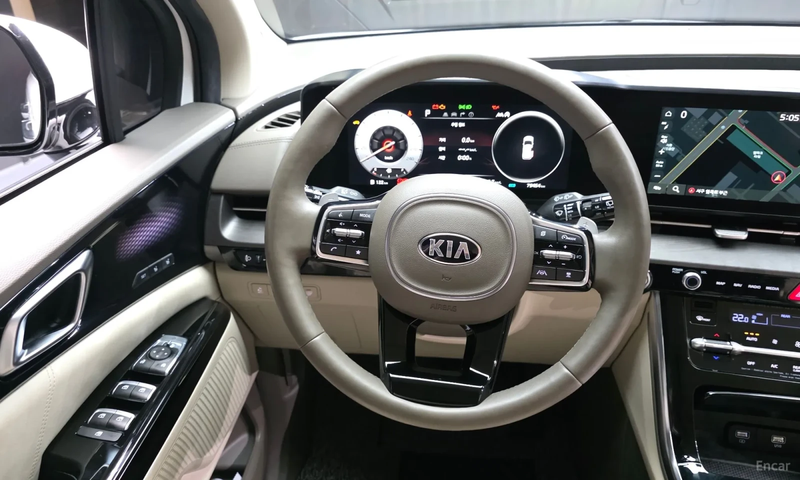 Kia Carnival 9-Seater Signature, снимка 13 - Автомобили и джипове - 55049921