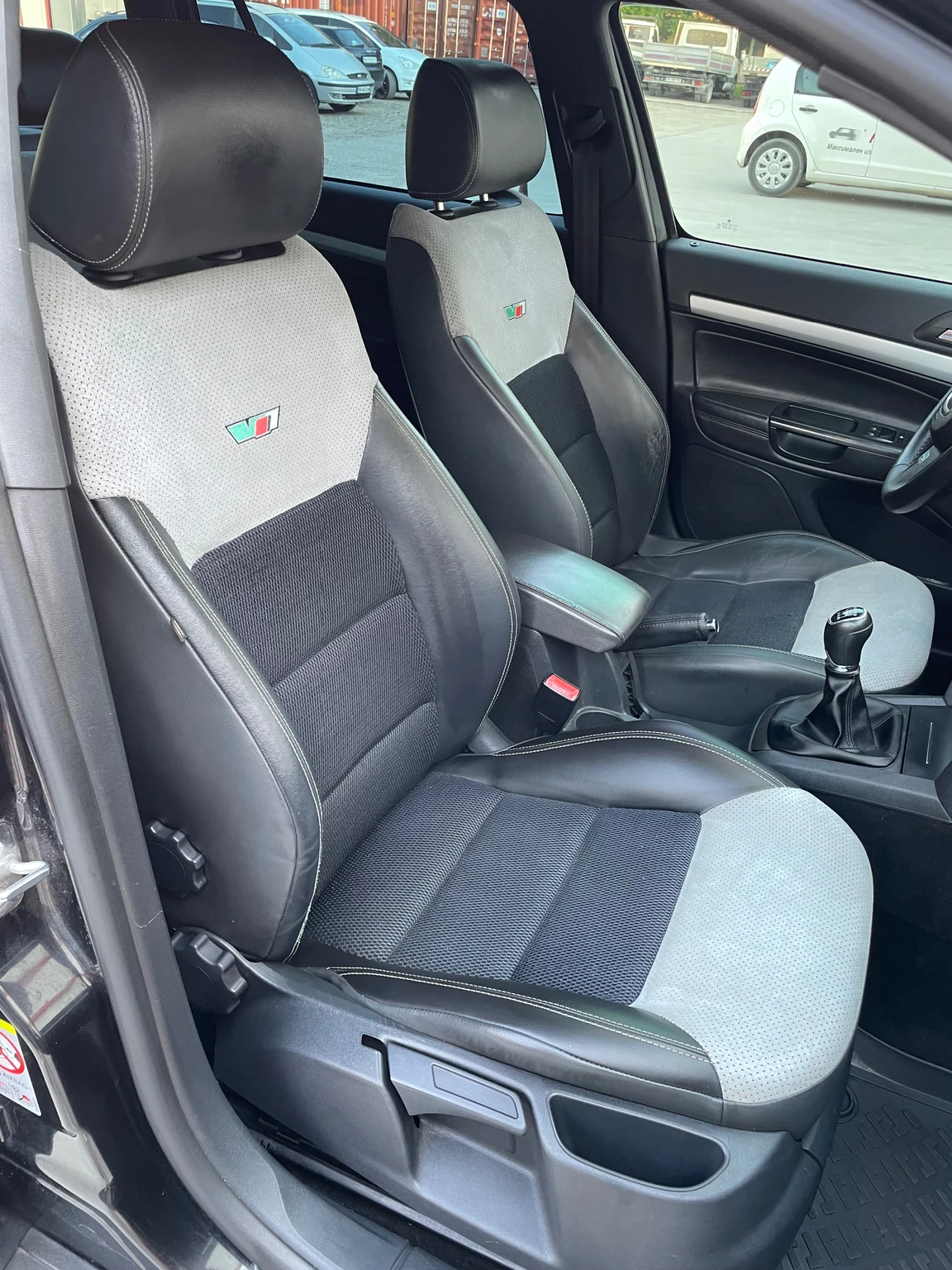 Skoda Octavia 2.0 TDI vRS, снимка 16 - Автомобили и джипове - 55097322