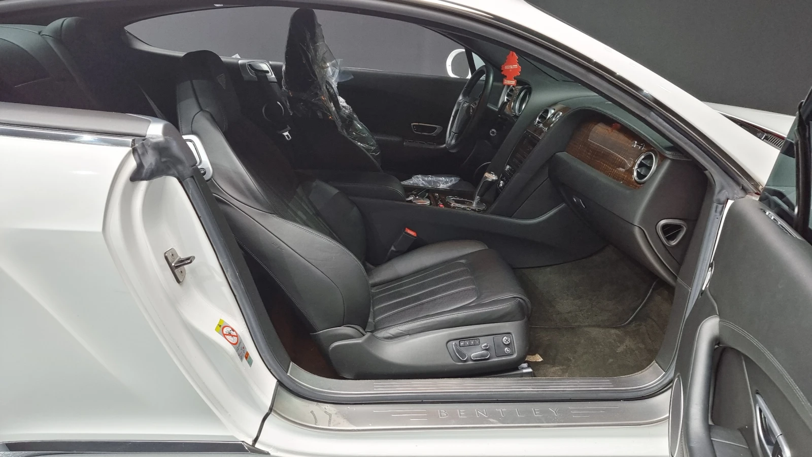 Bentley Continental gt V8* МАСАЖ* ЕЛ. БАГАЖНИК* SOFT CLOSE* КРАЙНА ЦЕНА, снимка 10 - Автомобили и джипове - 55593680