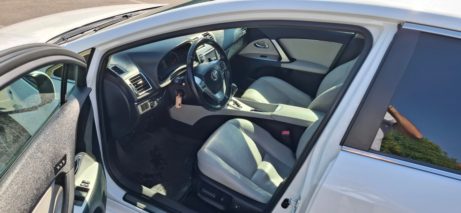 Toyota Avensis, снимка 10 - Автомобили и джипове - 56154929