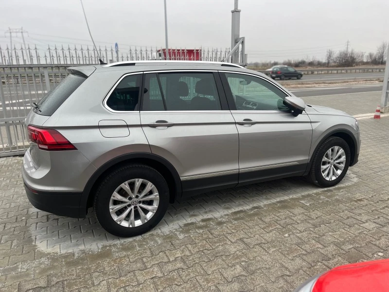 VW Tiguan Automat, снимка 3 - Автомобили и джипове - 44382444