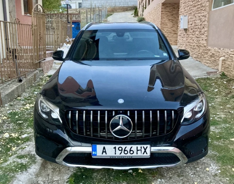 Mercedes-Benz GLC 220 Luxury/FullLED/CarPlay/Distronic/AMG/Leather, снимка 1 - Автомобили и джипове - 46908367