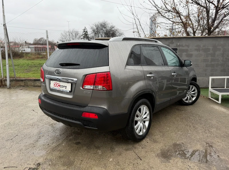 Kia Sorento 2.2CRDI 16v, снимка 4 - Автомобили и джипове - 52669082
