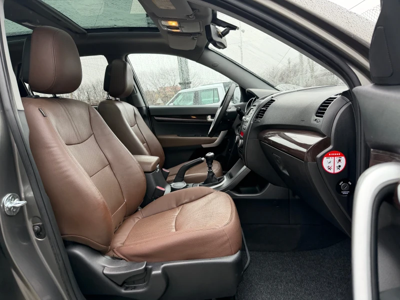 Kia Sorento 2.2CRDI 16v, снимка 9 - Автомобили и джипове - 52669082