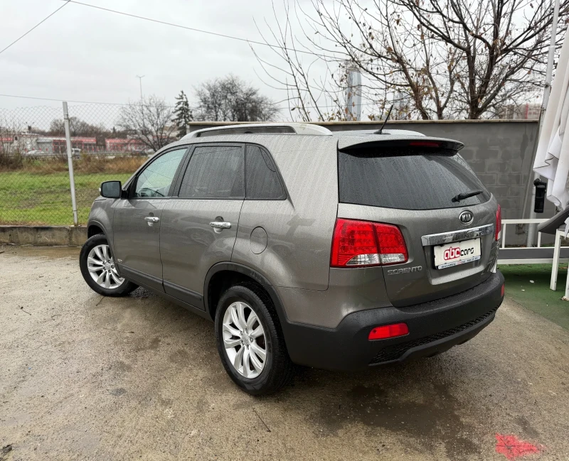 Kia Sorento 2.2CRDI 16v, снимка 5 - Автомобили и джипове - 52669082