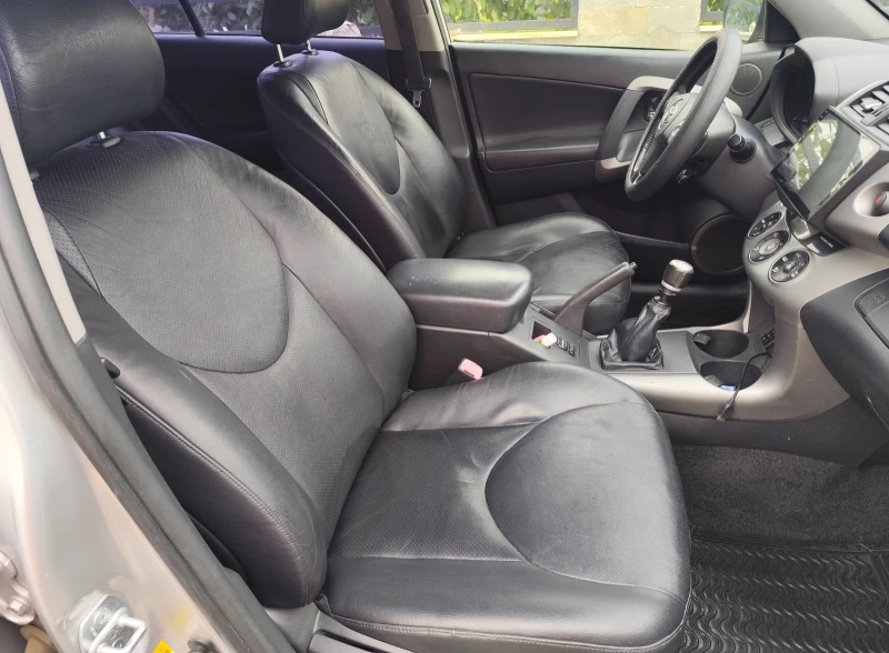 Toyota Rav4 2.2 d4d 136к.с. 4х4, снимка 13 - Автомобили и джипове - 53384868