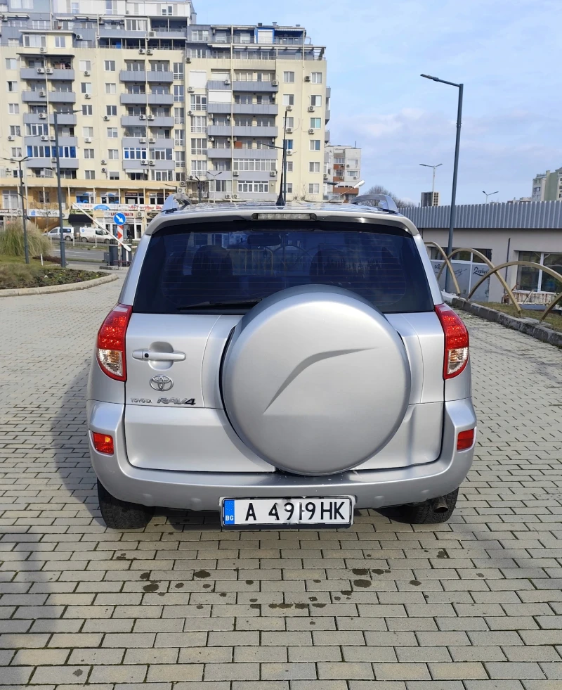 Toyota Rav4 2.2 d4d 136к.с. 4х4, снимка 8 - Автомобили и джипове - 53384868