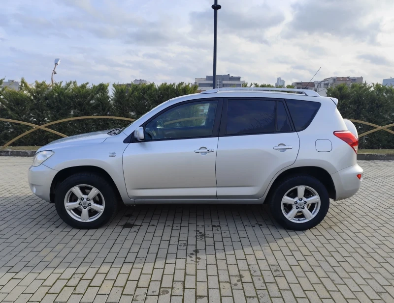 Toyota Rav4 2.2 d4d 136к.с. 4х4, снимка 5 - Автомобили и джипове - 53384868