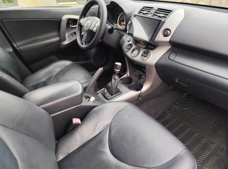 Toyota Rav4 2.2 d4d 136к.с. 4х4, снимка 12 - Автомобили и джипове - 53384868