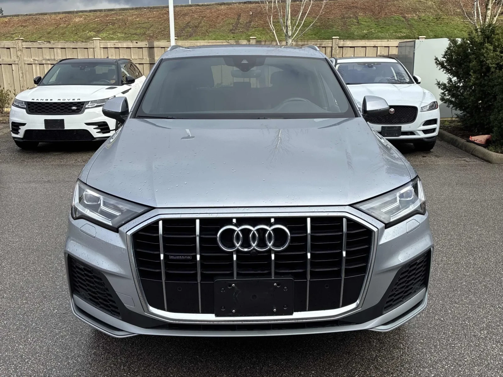 Audi Q7 KOMFORT * * CARFAX * * АВТО КРЕДИТ * * , снимка 2 - Автомобили и джипове - 53832274