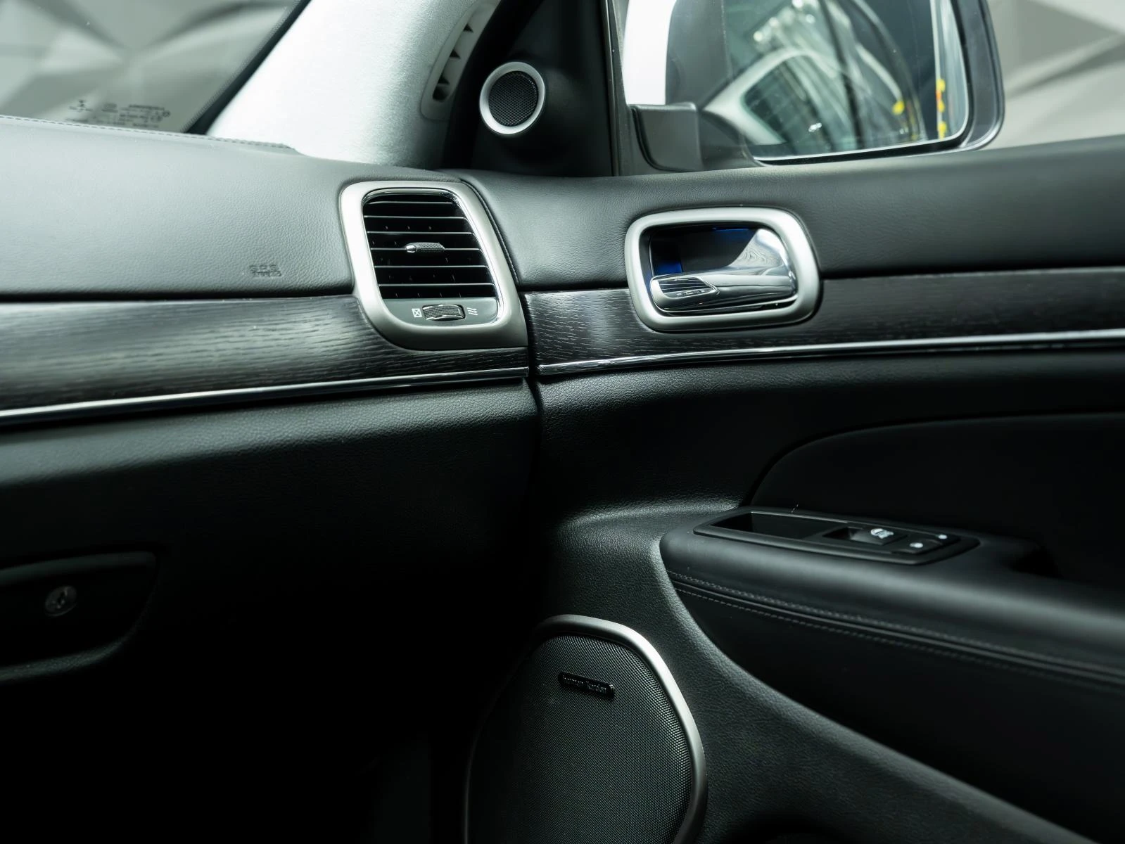 Jeep Grand cherokee SUMMIT* H&K* PANO* CAM* ОБДУХВ* ПОДГРЕВ* NAVI* , снимка 12 - Автомобили и джипове - 54053113