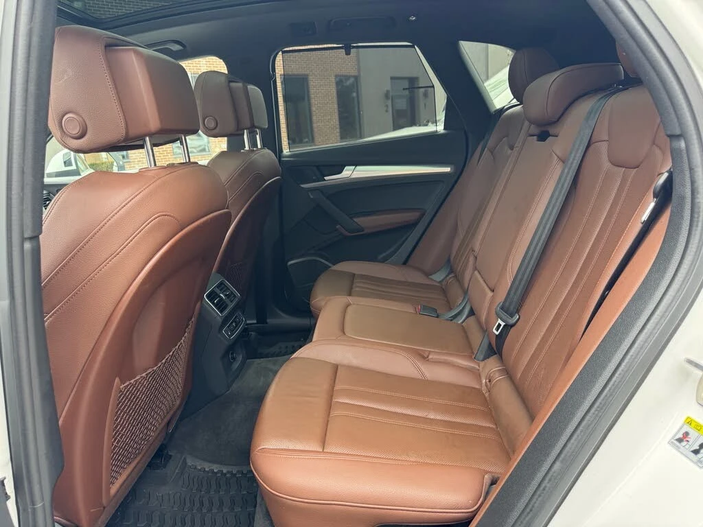 Audi Q5 ВСИЧКИ ЕКСТРИ * HeadUp* АвтоКредит * (ЦЕНА ДО БГ), снимка 16 - Автомобили и джипове - 54161707