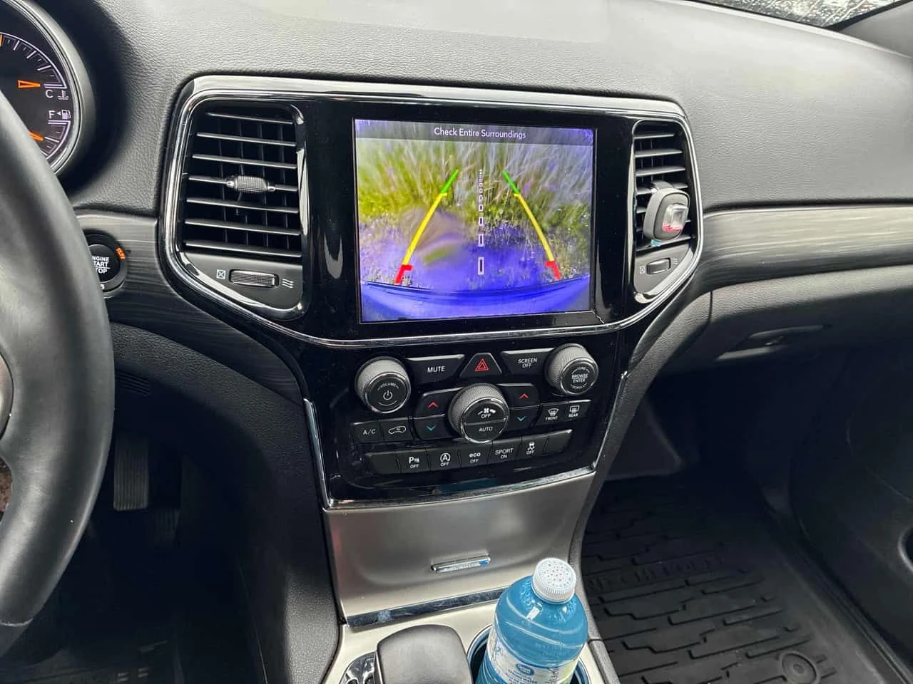 Jeep Grand cherokee * Laredo E * CARFAX * ЦЕНА ДО БГ, снимка 12 - Автомобили и джипове - 55468446