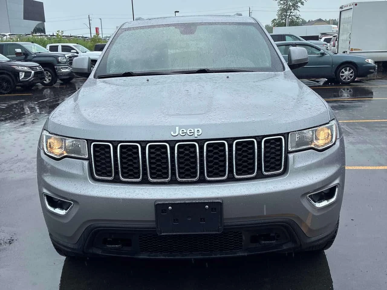 Jeep Grand cherokee * Laredo E * CARFAX * ЦЕНА ДО БГ, снимка 3 - Автомобили и джипове - 55468446