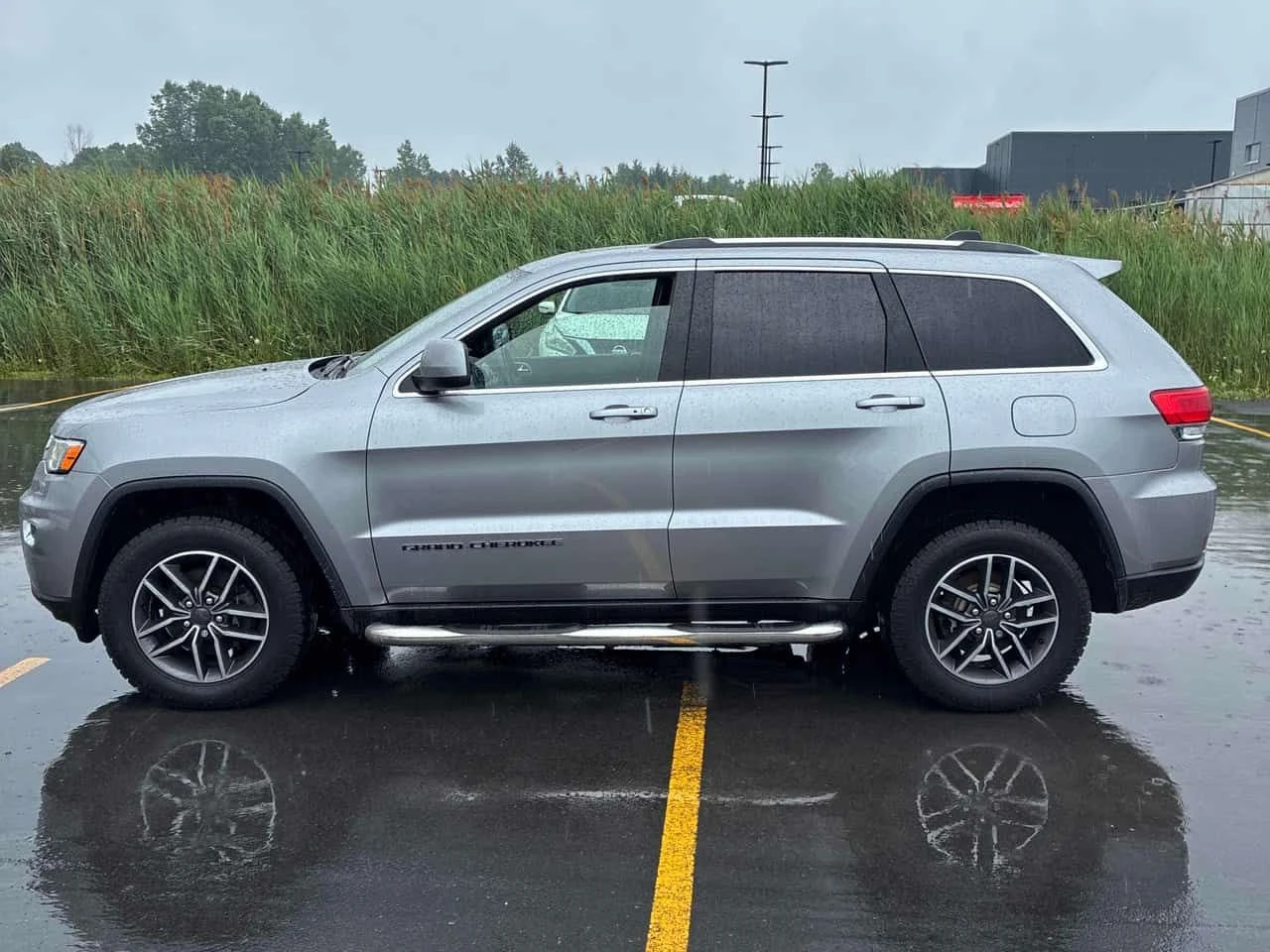 Jeep Grand cherokee * Laredo E * CARFAX * ЦЕНА ДО БГ, снимка 2 - Автомобили и джипове - 55468446