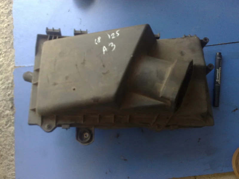 Кутия въздушен филтър за Ауди А3 97г.