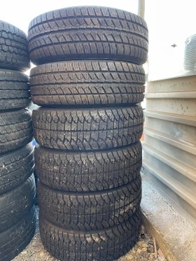 Гуми Зимни 225/70R15, снимка 5 - Гуми и джанти - 39608422