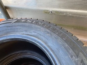 Гуми Зимни 225/70R15, снимка 2 - Гуми и джанти - 39608422